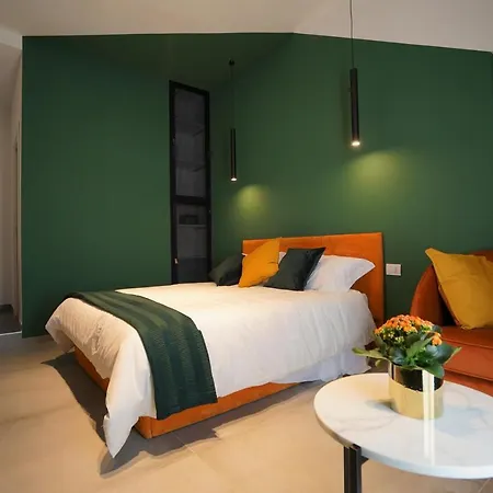 Nacu 90 Bed & Breakfast Neapol