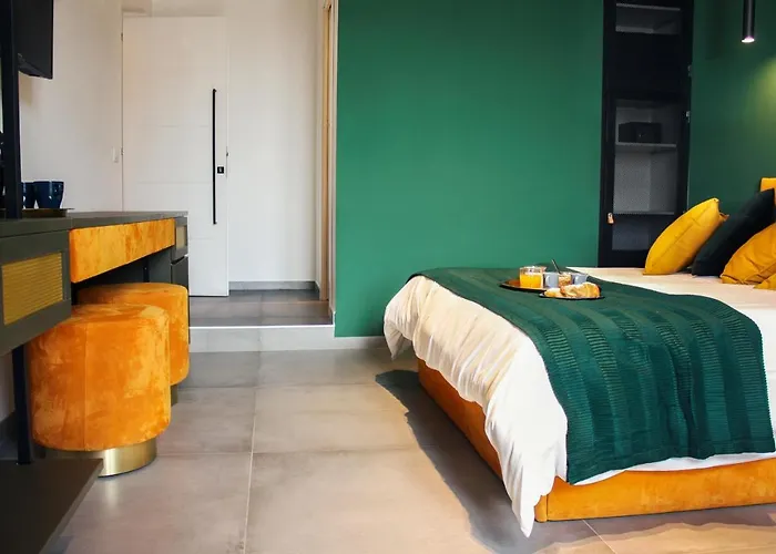 Nacu 90 4* Νάπολη