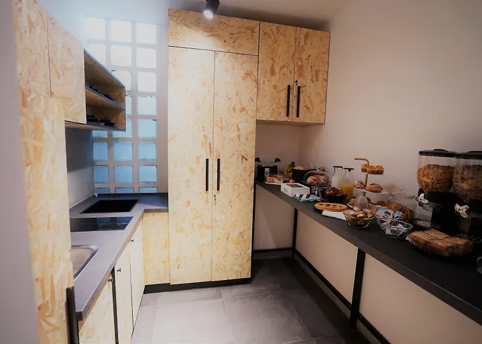 Nacu 90 Bed and Breakfast 4*